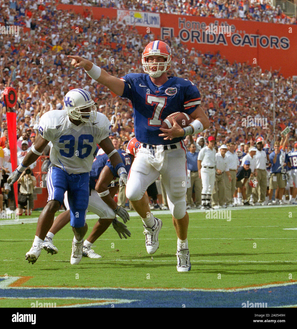 Florida Gators quarterback Jesse Palmer runs for a touchdown during a 2003 Gators game against the Kentucky Wildcats on September 23, 2000. Stock Photo