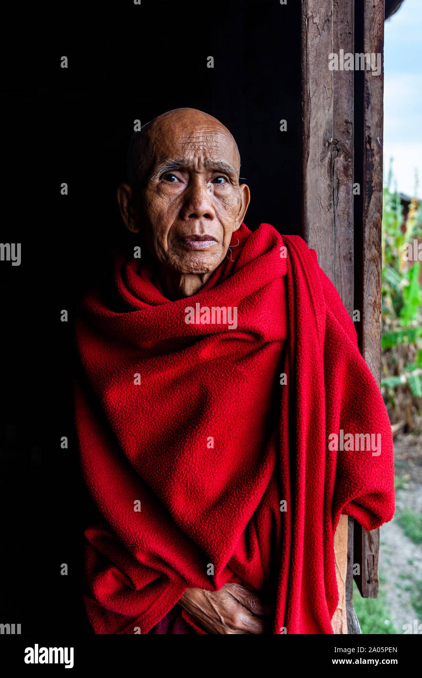 Buddhist monk portrait hi-res stock photography and images - Alamy