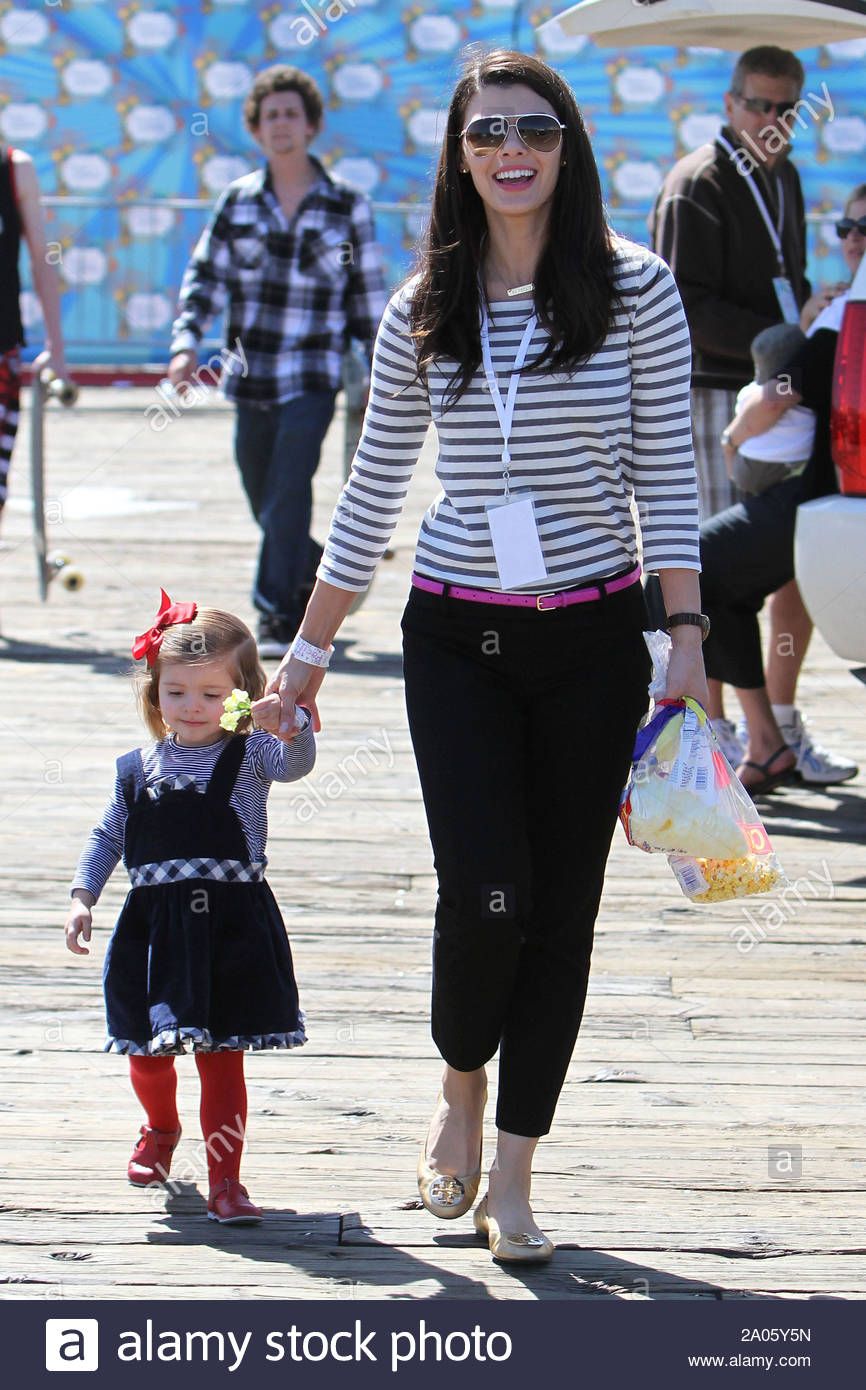 Santa Monica Ca The Make A Wish Foundation Held A Special Event For Youngsters At The Santa Monica Pier Today Hosted By Kevin James And His Wife Steffiana Who Invited Some His Hollywood