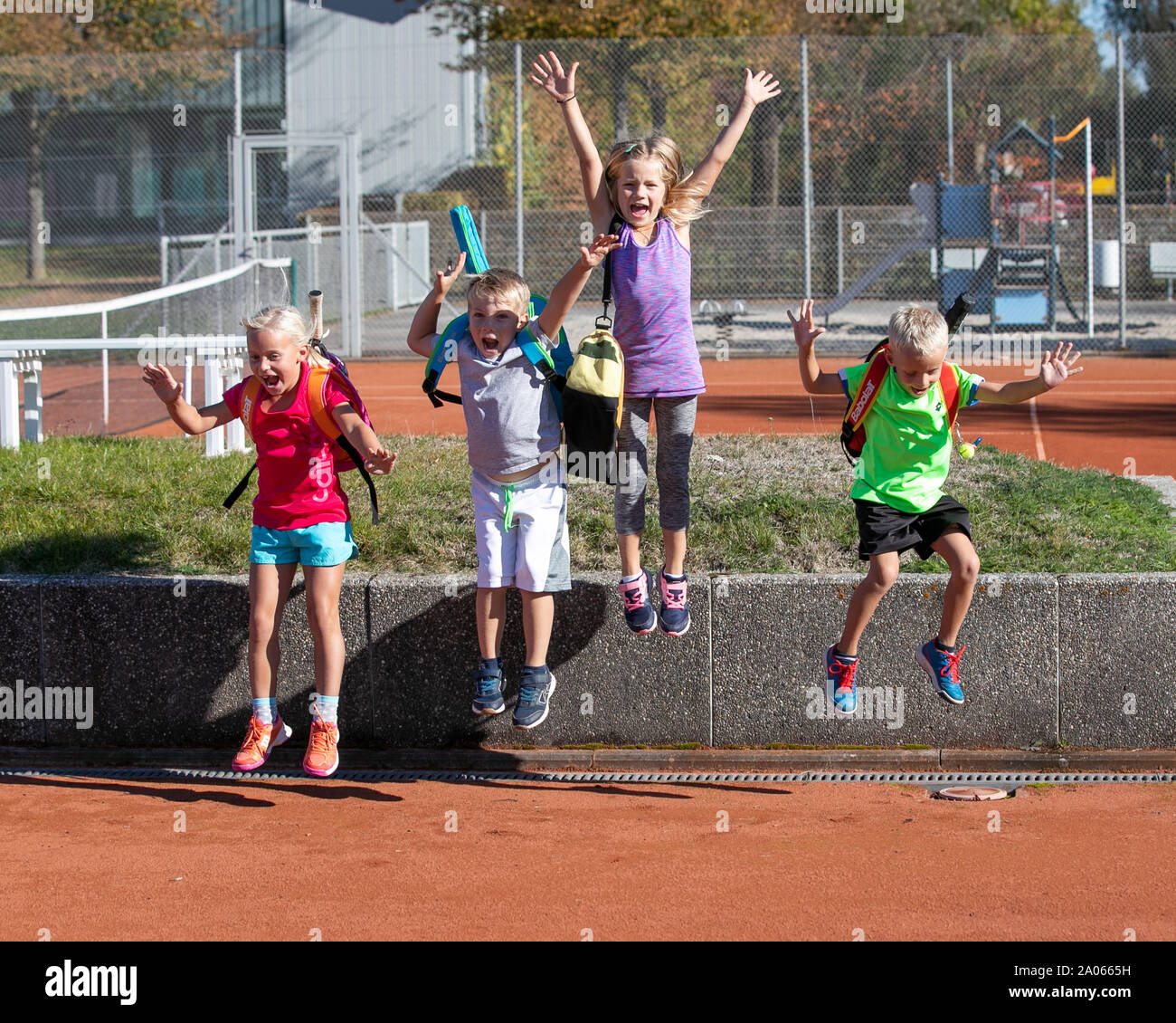 Kids With Rackets Kids tennis tournament hi-res stock photography and images - Alamy