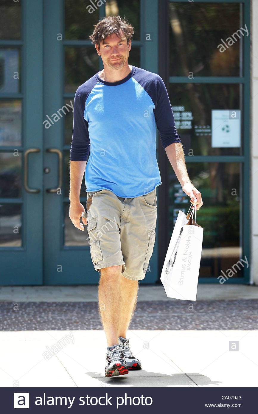 Calabasas Ca Jerry Oconnell Went Book Shopping At Barnes