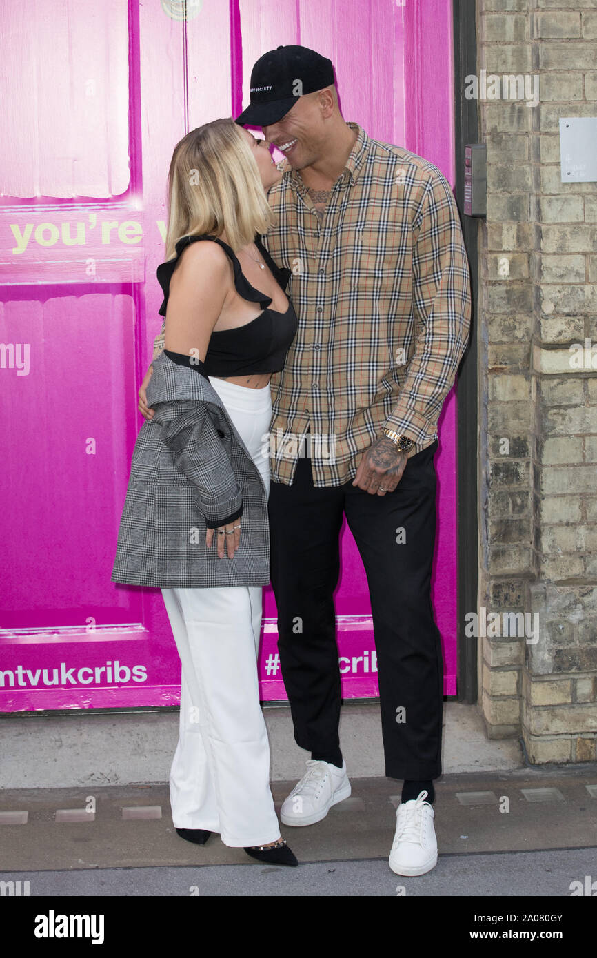 Celebrity cast launch brand new series of MTV Cribs UK at house party