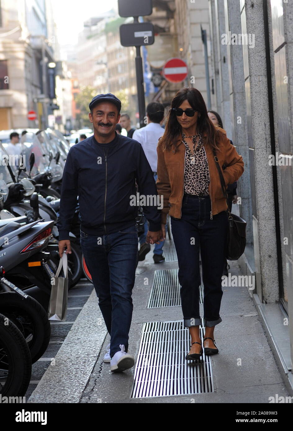 Milan Nicola Savino And Wife In The Center Nicola Savino And His Wife Manuela Suma Are Walking 8150