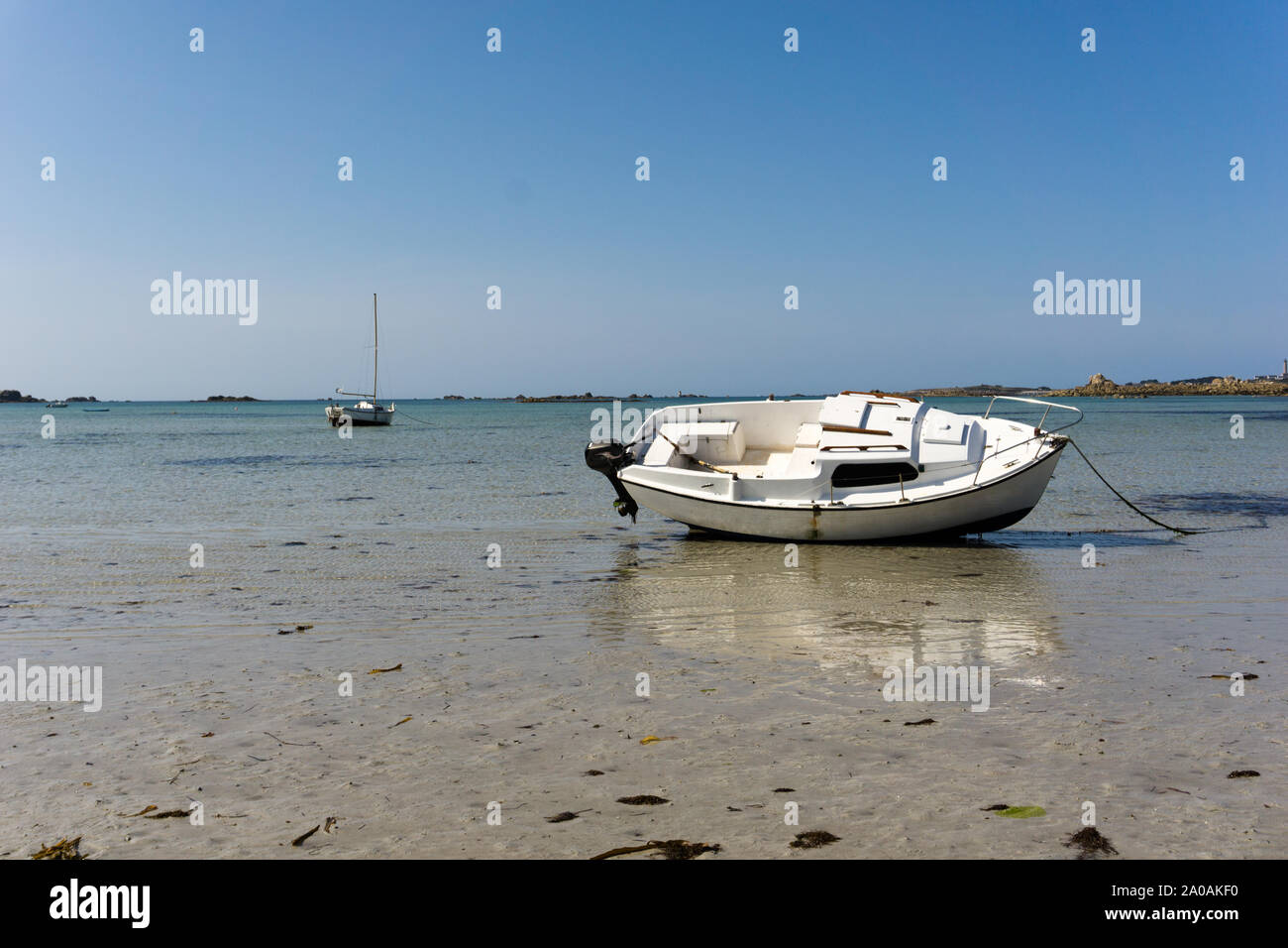 Shallow Water Boats >> Horizontal View Of Boats Stranded In Shallow Water And Sand Shallow Water Boats >> Horizontal View Of Boats Stranded In Shallow Water And Sand