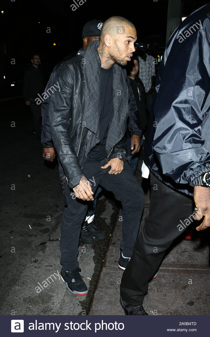 Hollywood Ca Chris Brown Shows Up In Style At The Roxbury In