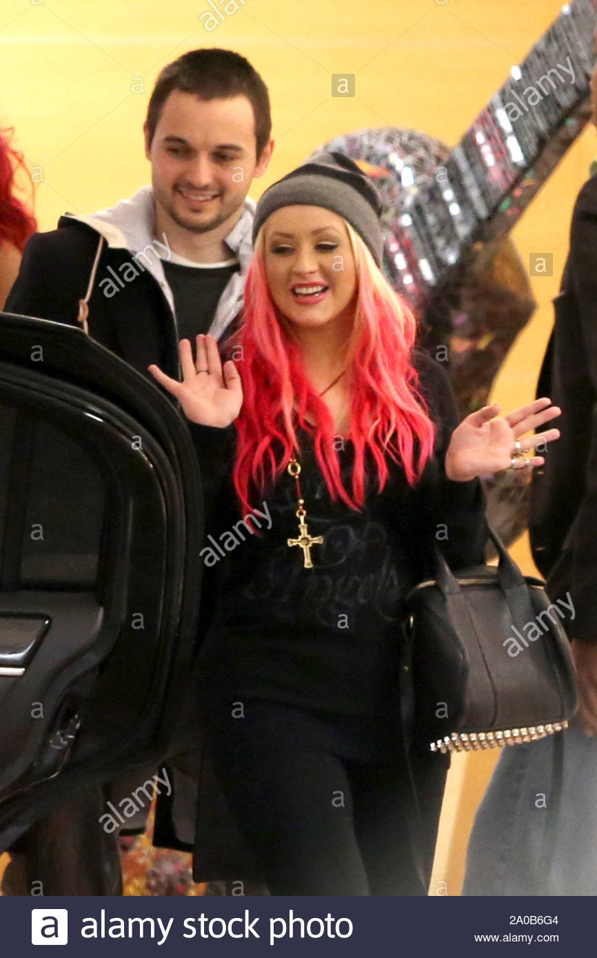 Beverly Hills Ca Christina Aguilera Spends A Night Out With Her