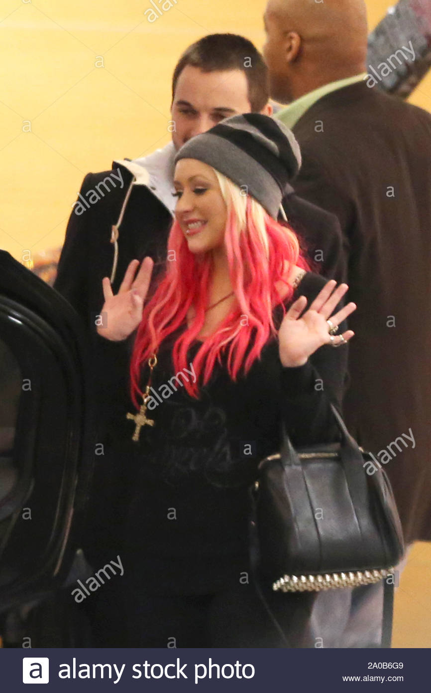 Beverly Hills Ca Christina Aguilera Spends A Night Out With Her
