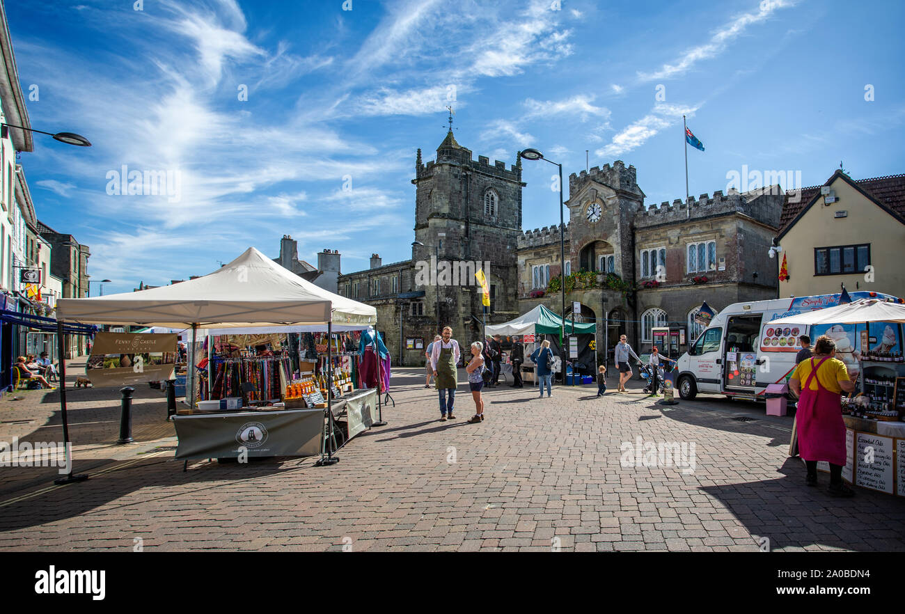 Outdoor street market in the High Street, Shaftesbury, Dorset, UK on 15 September 2019 Stock Photo