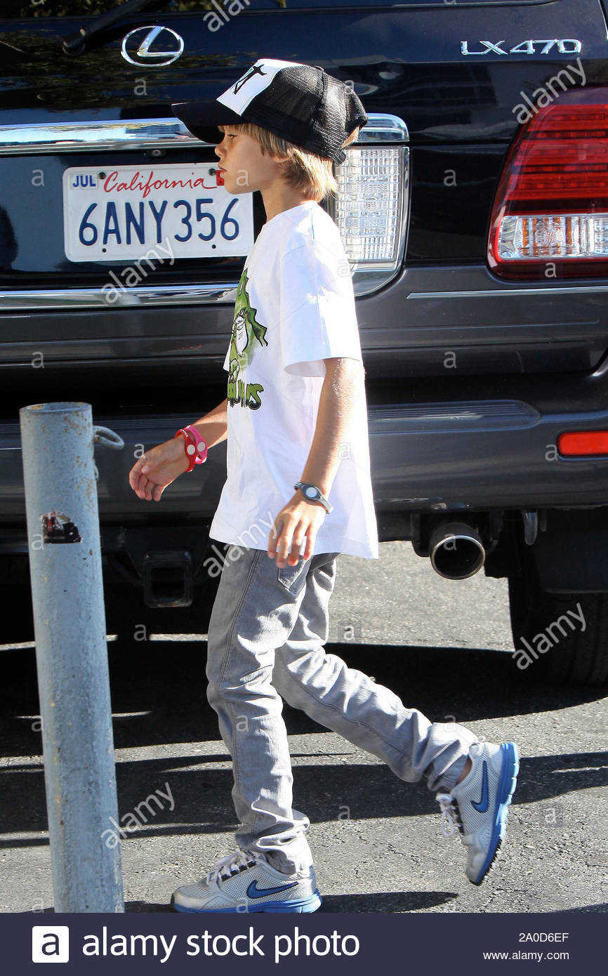 justin bieber trucker hat