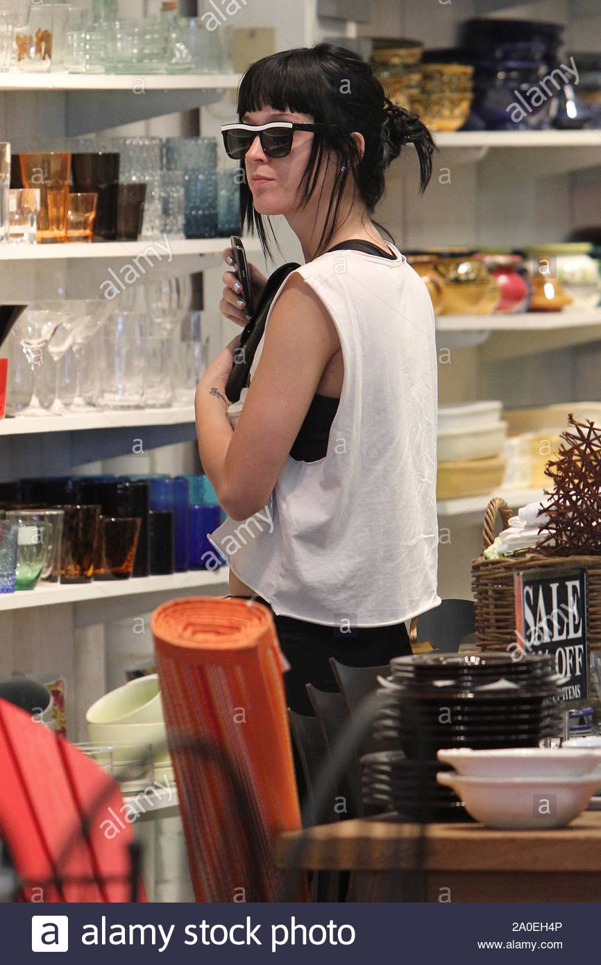Los Angeles Ca Katy Perry Is Out And About Taking Care Of