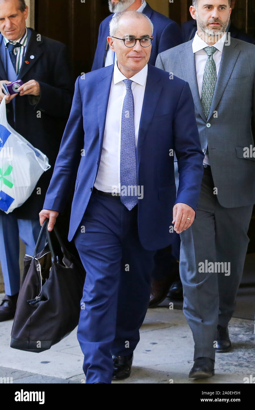 London, UK. 19th Sep, 2019. Lord Patrick Pannick QC - lawyer acting for Gina Miller, leaving the UK Supreme Court in London on the final day of the three-day appeal hearing over the claim that British Prime Minister, Boris Johnson acted unlawfully in advising the Queen to prorogue parliament for five weeks in order to prevent MPs from debating the Brexit crisis. Credit: SOPA Images Limited/Alamy Live News Stock Photo