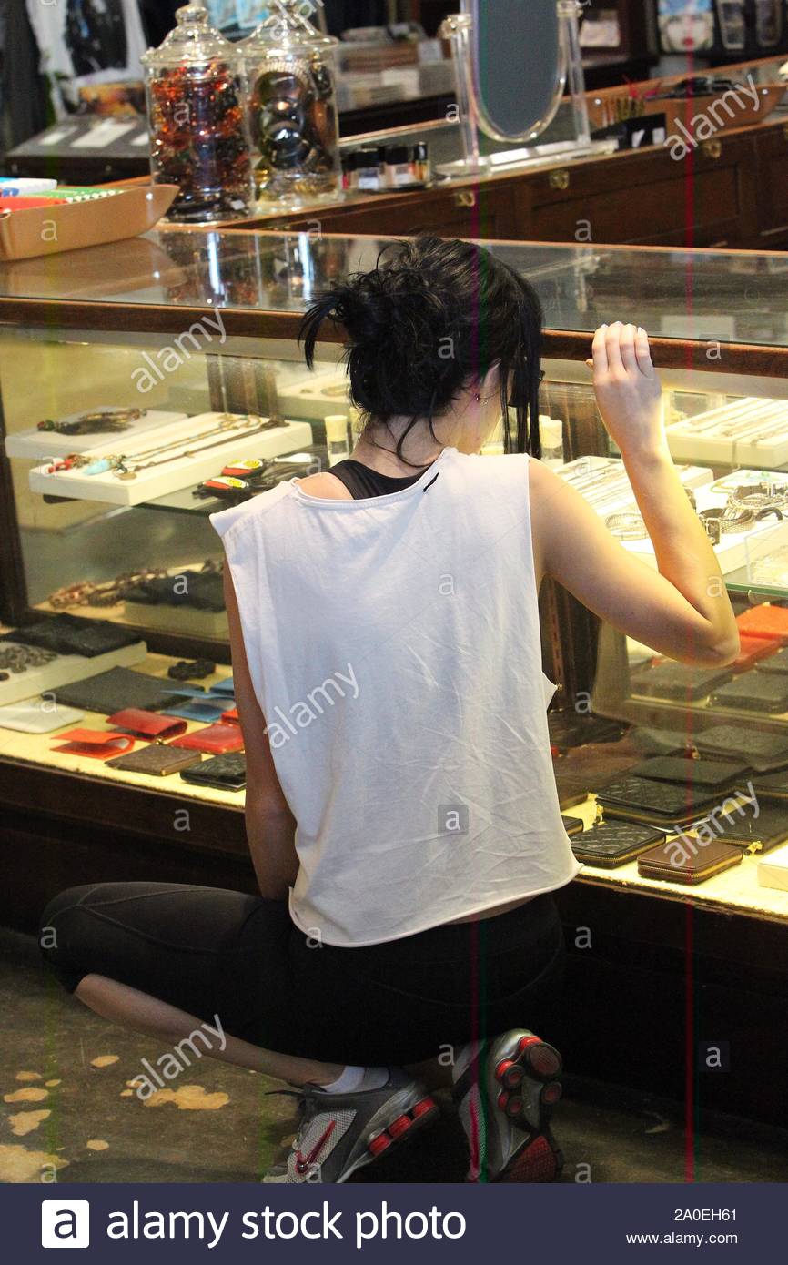 Los Angeles Ca Katy Perry Is Out And About Taking Care Of