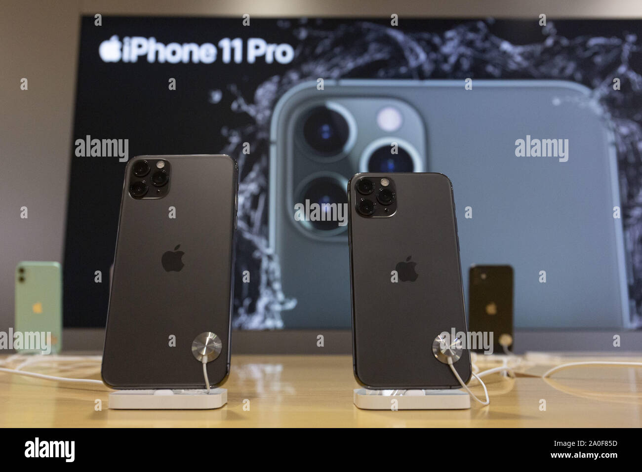 Tokyo, Japan. 20th Sep, 2019. (L to R) Apple's new iPhone 11 Pro