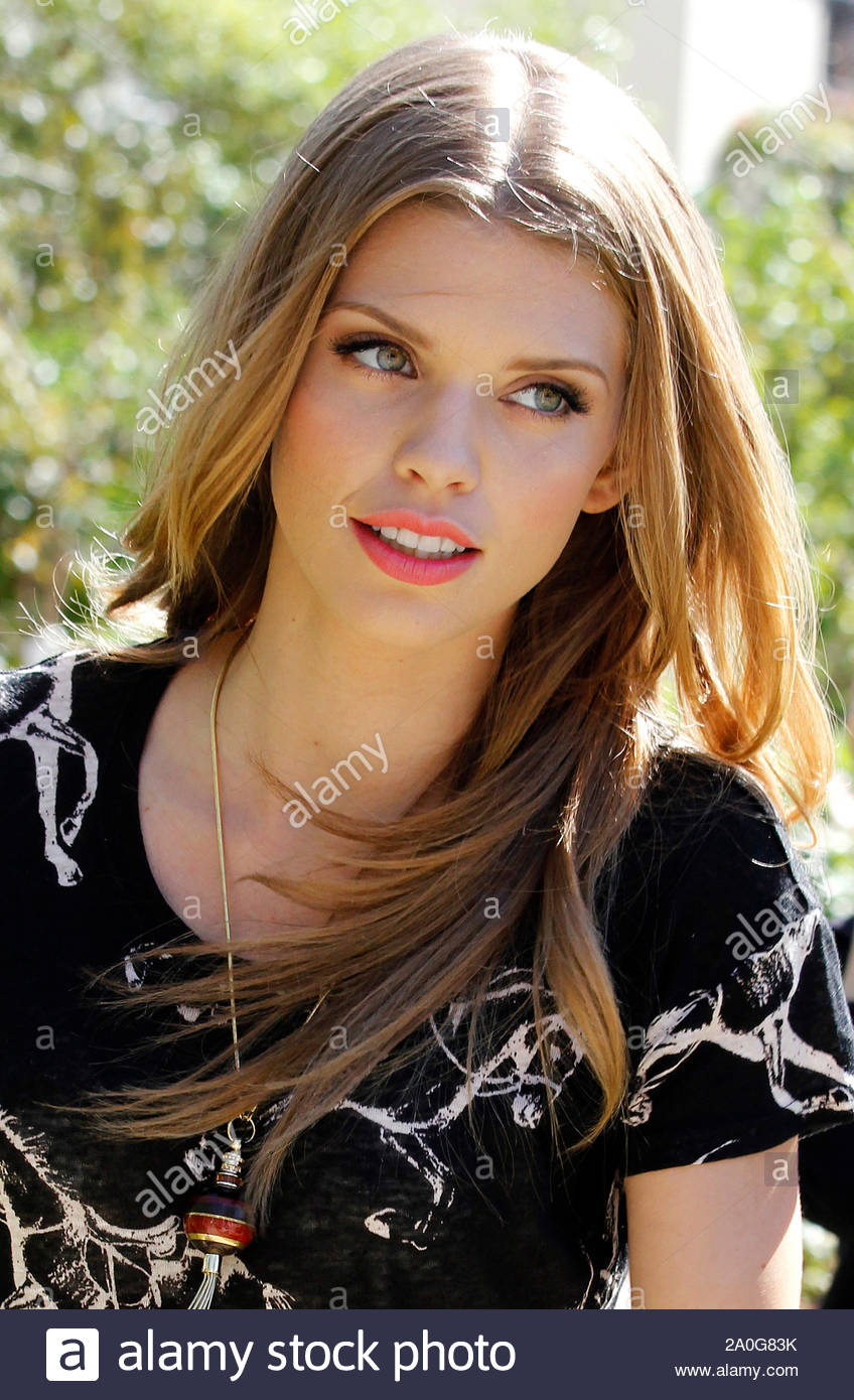 Hollywood Ca Part 2 90210 Star Annalynne Mccord Leaves The