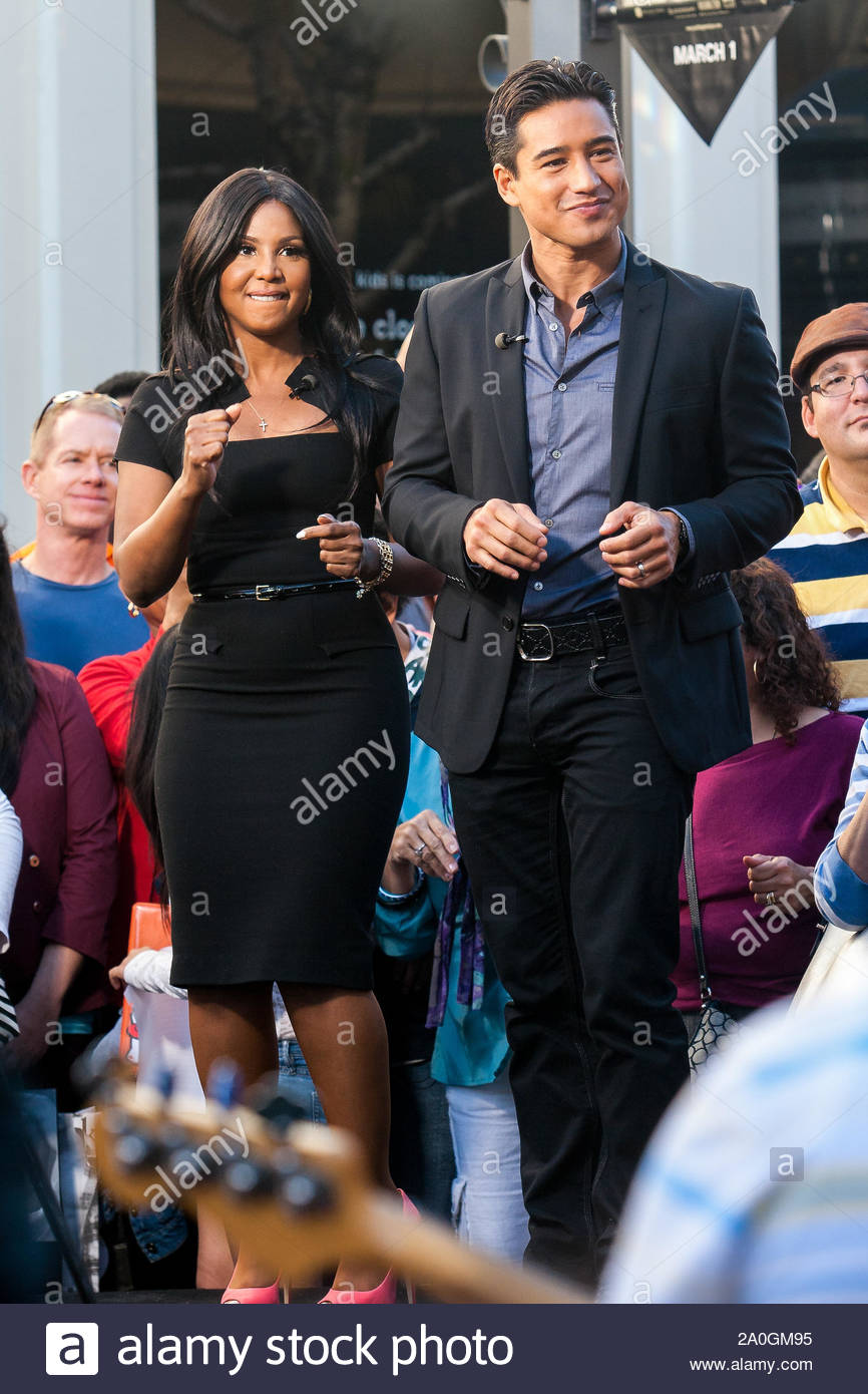West Hollywood Ca Part 2 Singer Toni Braxton Drops By The Grove To Promote Her Upcoming Lifetime S Original Movie Twist Of Faith Which Premieres On February 9 Toni Looked Pretty