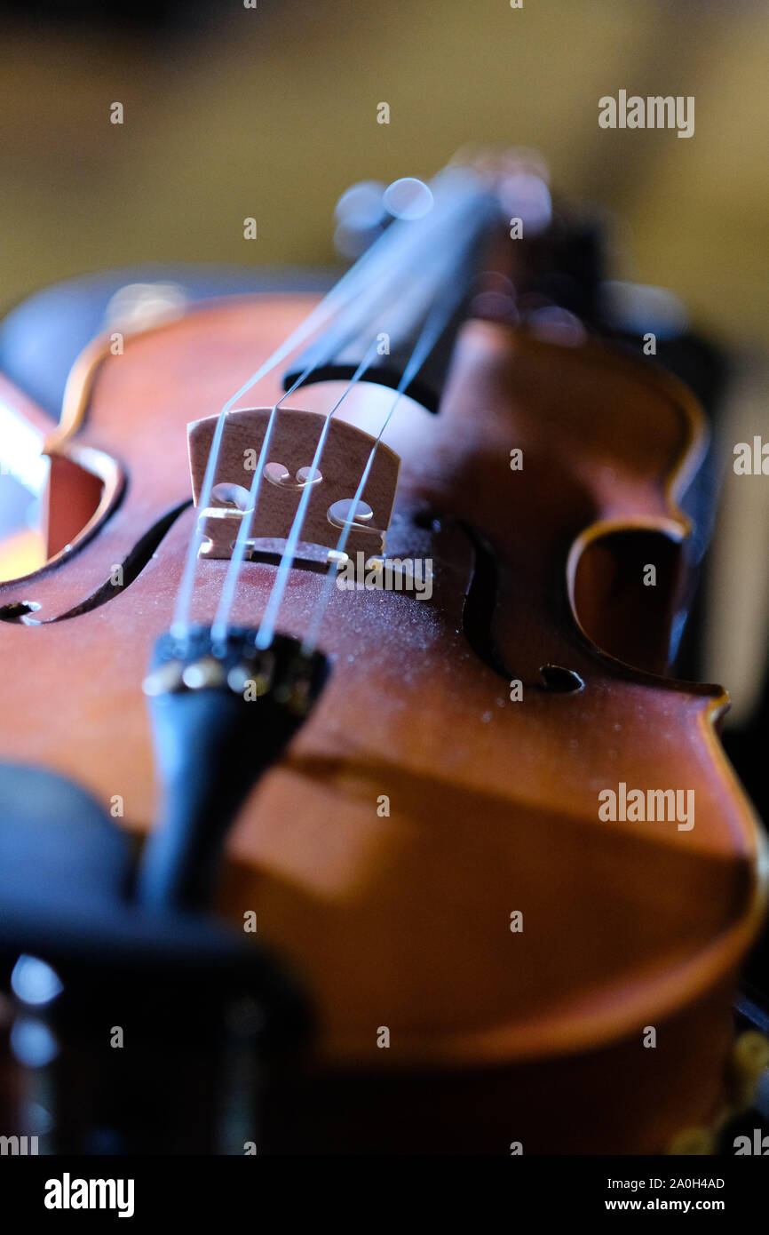 Violin classical stringed musical instrument Stock Photo Alamy