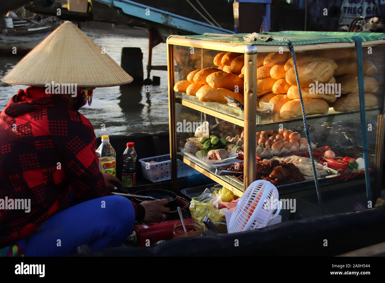 Ca Rang Traditional Vietnamese Floating Market called Ca Rang in Can tho ...