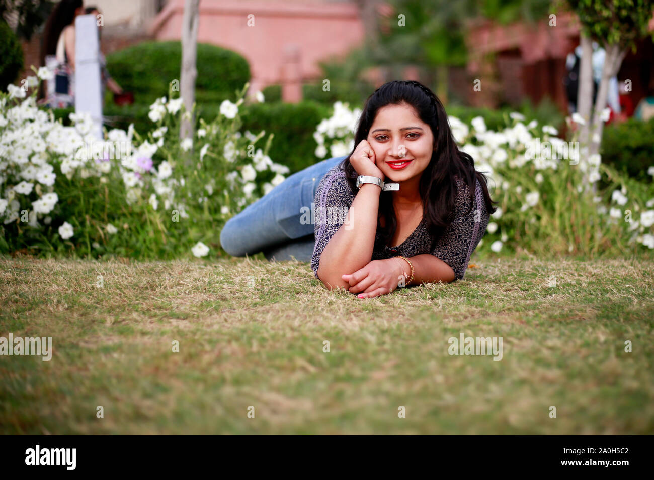 Indian girl portrait park hi-res stock photography and images - Alamy