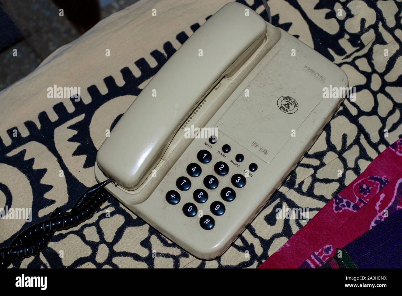 22 Jan 2005 vintage landline telephone line lok gram kalyan maharashtra