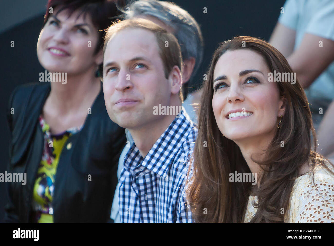 Duke and Duchess of Cambridge visit Taronga Zoo, Sydney , Australia. Prince William, Duke of Cambridge and Catherine, Duchess of Cambridge enjoy watch Stock Photo