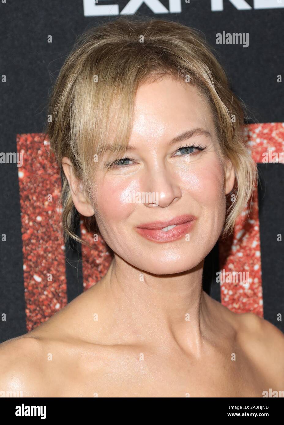 Beverly Hills, United States. 19th Sep, 2019. BEVERLY HILLS, LOS ANGELES, CALIFORNIA, USA - SEPTEMBER 19: Actress Renee Zellweger wearing Oscar de la Renta arrives at the Premiere Of Roadside Attraction's 'Judy' held at the Samuel Goldwyn Theater at the Academy of Motion Picture Arts and Sciences on September 19, 2019 in Beverly Hills, Los Angeles, California, United States. (Photo by David Acosta/Image Press Agency) Credit: Image Press Agency/Alamy Live News Stock Photo