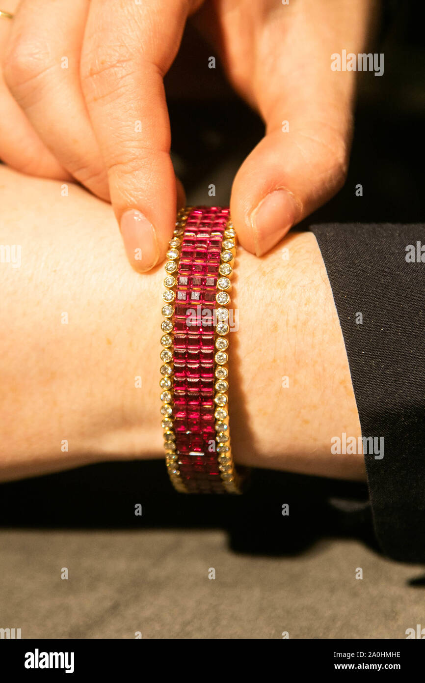 Van cleef 2024 bracelet 2019