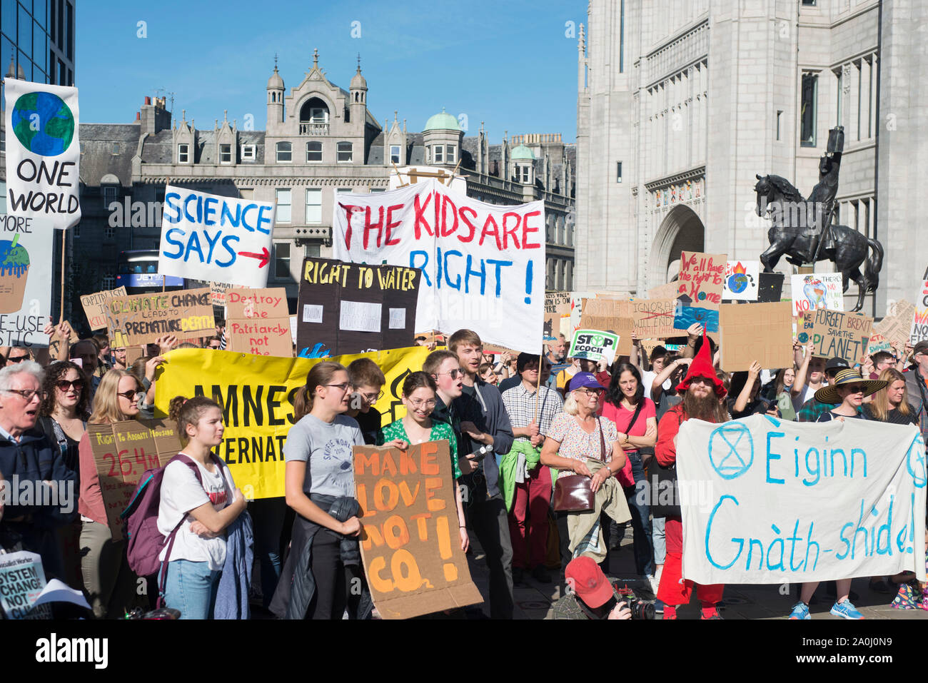 Aberdeen, UK. 20th Sept 2019 Hundred of people join the climate strike outside Marischal Collage.  Credit Paul Glendell /Alamy Live News Stock Photo