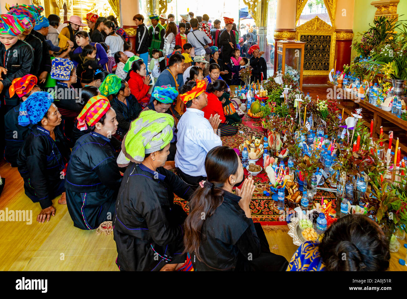 People From The Pa’O Ethnic Group Praying During The Kakku Pagoda ...