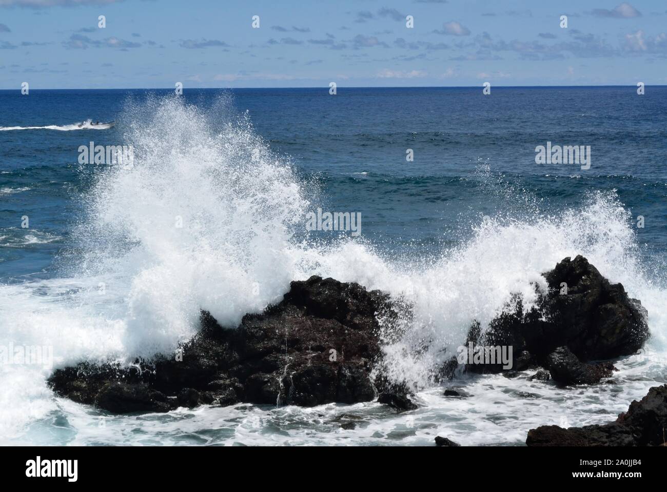 Seaster Island Rocks Easter Island wave crashing onto rocks Stock Photo - Alamy