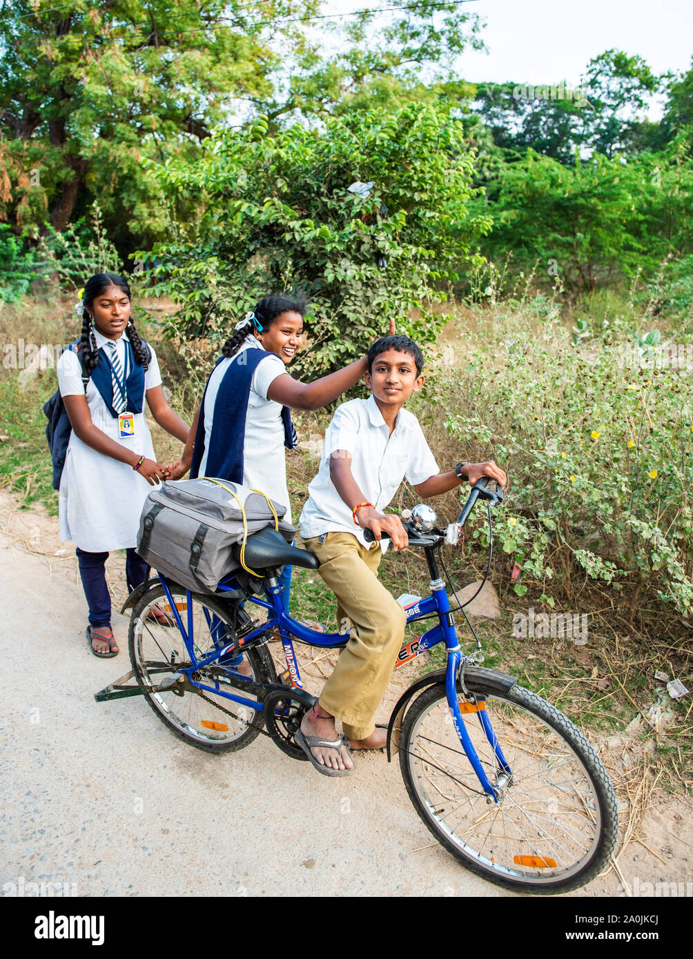 Rural indian school girl on bicycle hi-res stock photography and images ...