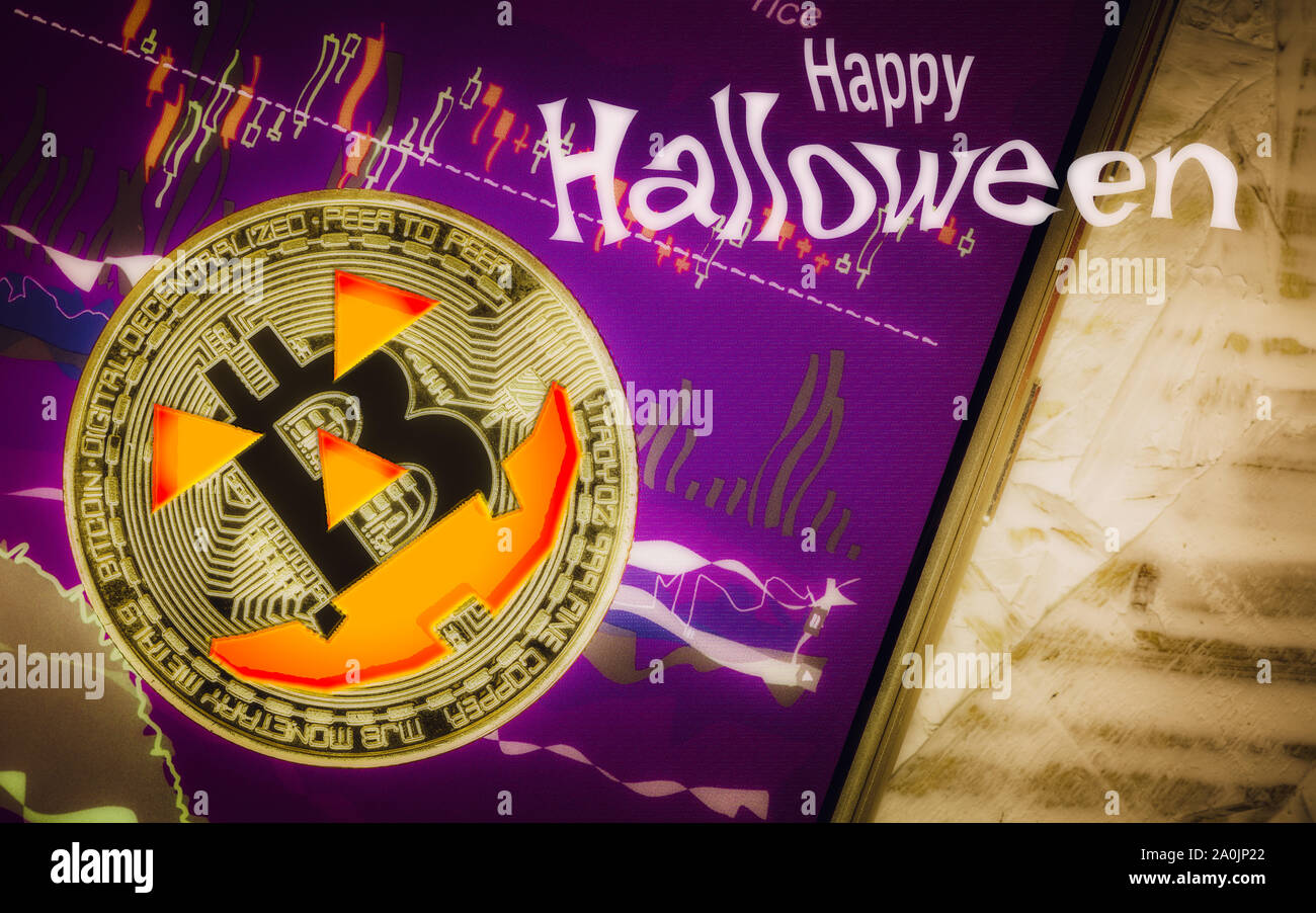 Happy Halloween cryptocurrency Trading concept. Spooky Golden bitcoin with  jack-o-lantern face on smartphone with scary btc trading application Stock  Photo - Alamy