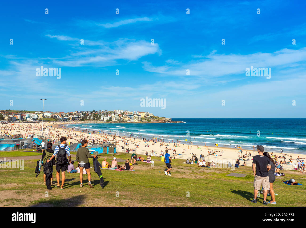 Bondi beach crowd australia hi-res stock photography and images - Alamy