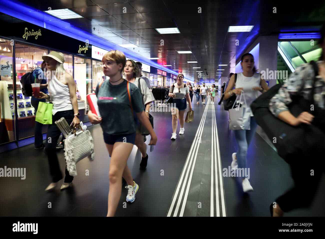 ShopVille-Zurich main station – shop in the main station