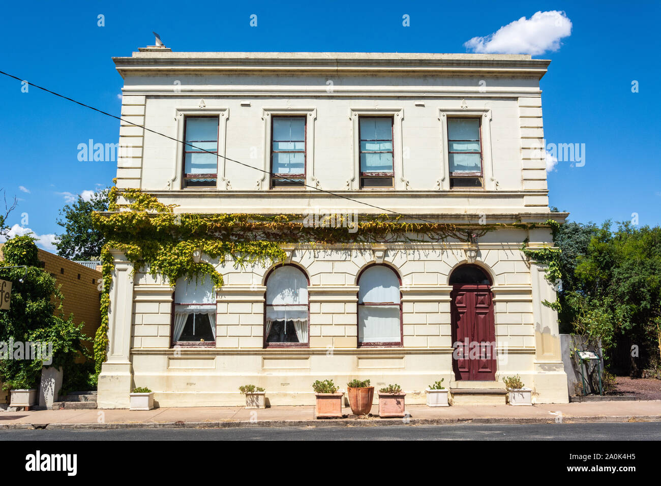 Colonial bank hi-res stock photography and images - Alamy