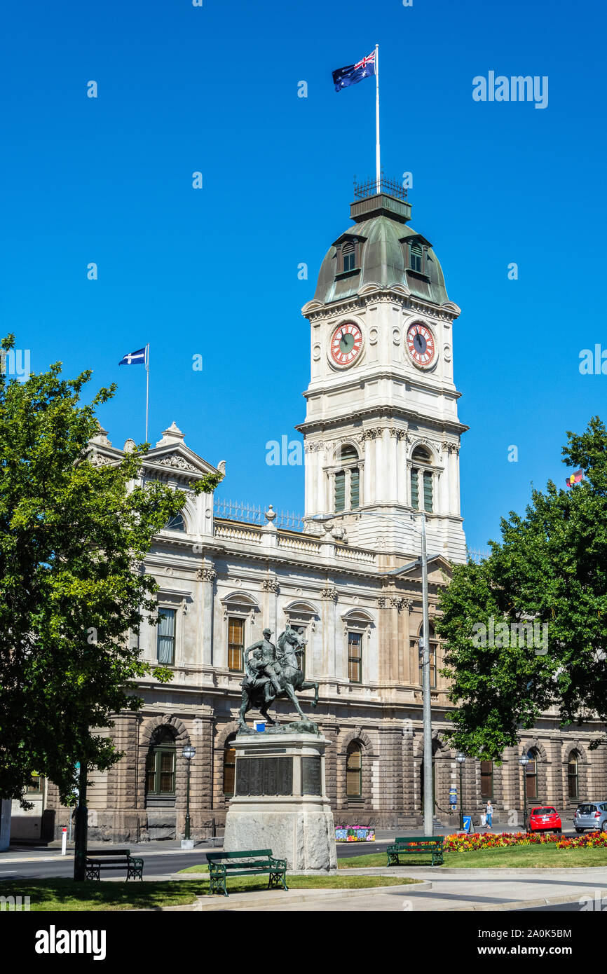 Ballarat, Victoria, Australia - March 8, 2017. Exterior view of the Town Hall building in Ballarat, VIC, with Boer War Memorial Stock Photo