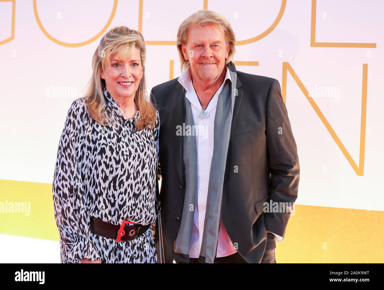 Leipzig, Germany. 20th Sep, 2019. Howard Carpendale and his wife Donnice Pierce come to the television gala 'Golden Hen'. A total of 53 nominees from show business, society and sport can hope for the award. The Golden Hen is dedicated to the GDR entertainer Hahnemann, who died in 1991. Credit: Jan Woitas/dpa-Zentralbild/dpa/Alamy Live News Stock Photo