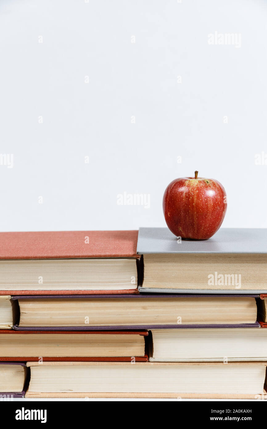Many books in a bookstore or library Stock Photo Alamy