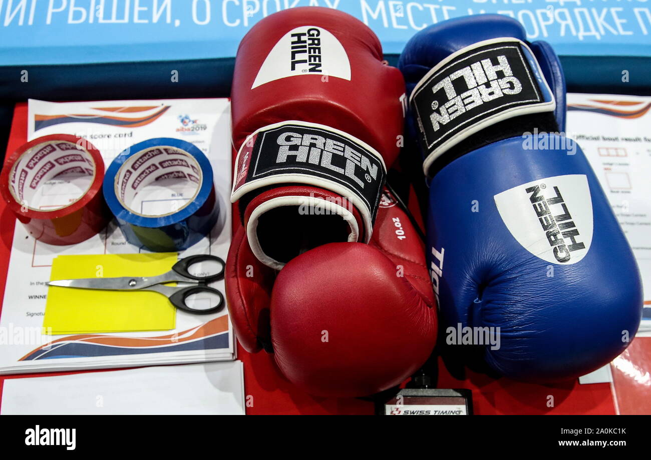 russian boxing gloves