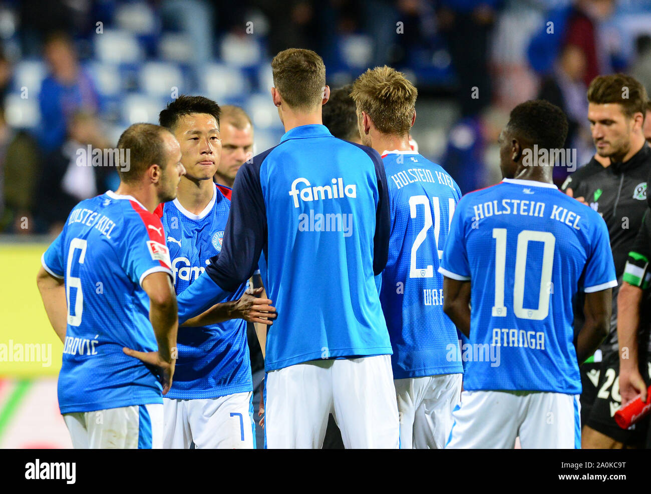 Kiel Germany 20th Sep 2019 Soccer 2nd Bundesliga 7th Matchday Holstein Kiel Hannover 96 In Holstein Stadium Kiel S Darko Todorovic L R Jae Sung Lee Jonas Meffert Hauke Finn Wahl And David Atanga