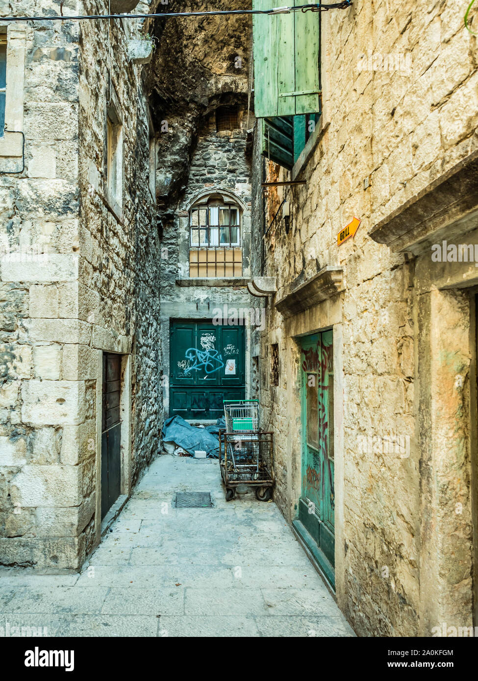 Dead End Alleyway High Resolution Stock Photography And Images Alamy Dead End Alleyway High Resolution Stock Photography And Images Alamy