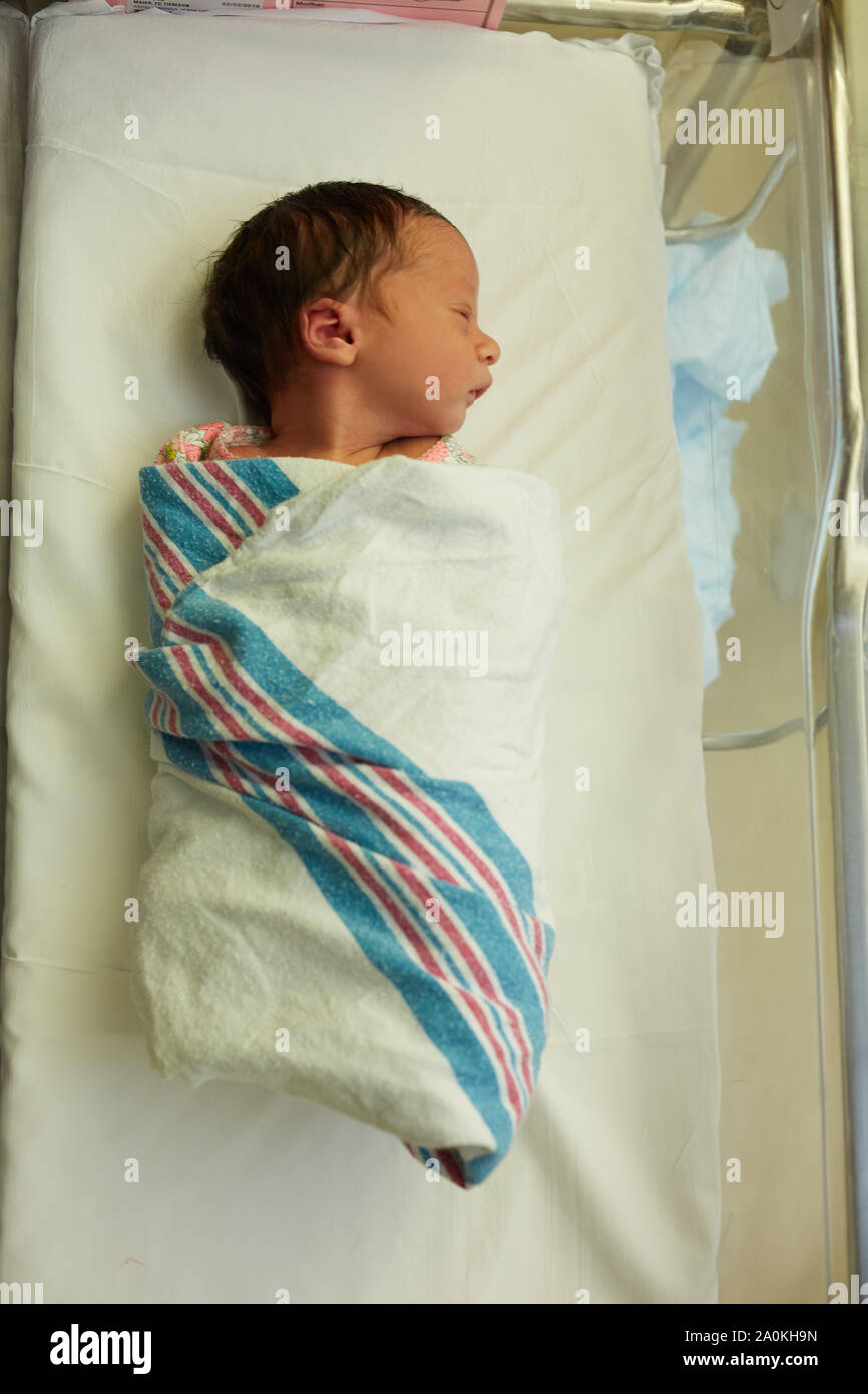Girl wrapped in blanket hi-res stock photography and images - Alamy