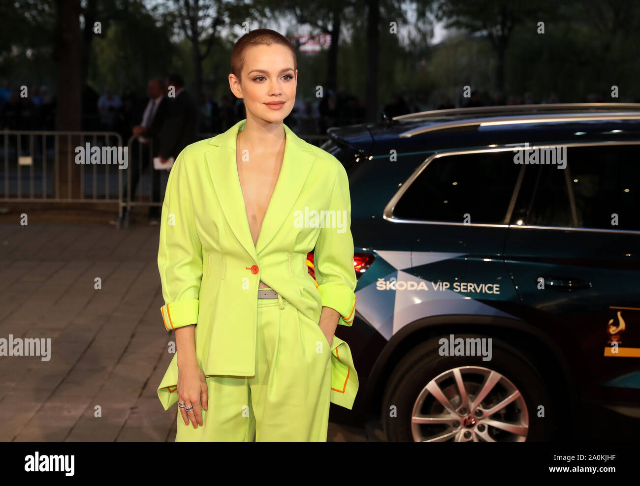 Leipzig, Germany. 20th Sep, 2019. Emilia Schüle, actress, comes to the television gala 'Golden Hen'. A total of 53 nominees from show business, society and sport can hope for the award. The Golden Hen is dedicated to the GDR entertainer Hahnemann, who died in 1991. Credit: Jan Woitas/dpa-Zentralbild/dpa/Alamy Live News Stock Photo