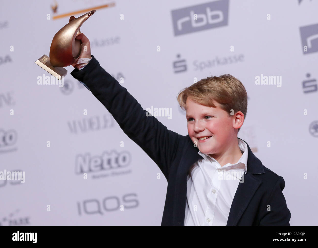 Leipzig, Germany. 20th Sep, 2019. Julius Weckauf, actor, comes to a photo shoot after his award with the 'Golden Hen'. A total of 53 nominees from show business, society and sport can hope for the award. The Golden Hen is dedicated to the GDR entertainer Hahnemann, who died in 1991. Credit: Jan Woitas/dpa-Zentralbild/dpa/Alamy Live News Stock Photo