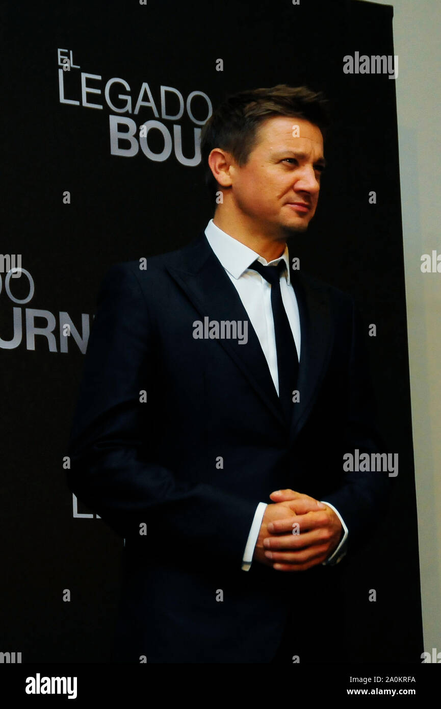 Mexico,DF.- El actor estadounidense Jeremy Renner, ofreció un photocall a los medios de comunicación en el Hotel ST. Regis para promover su nueva película 'The Bourne Legacy',  Renner sustituye al actor Matt Damon en esta ultima versión de la saga Jason Bourne..Foto: Carlos Tischler/ zenitimages /NortePhoto.com   **CREDITO*OBLIGATORIO**   *No*Venta*A*Terceros*  *No*Sale*So*third*  *** No Se Permite Hacer Archivo**  *No*Sale*So*third*. Stock Photo