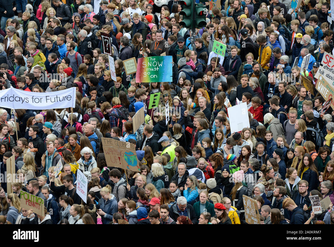 GERMANY, Hamburg city, Fridays for future, climate movement of pupils for climate protection and environment protection, school strike and rally with 70.000 protesters at Jungfernstieg 20. Sep 2019, Skolstrejk för klimatet was started by swedish pupil Greta Thunberg in Stockholm Stock Photo