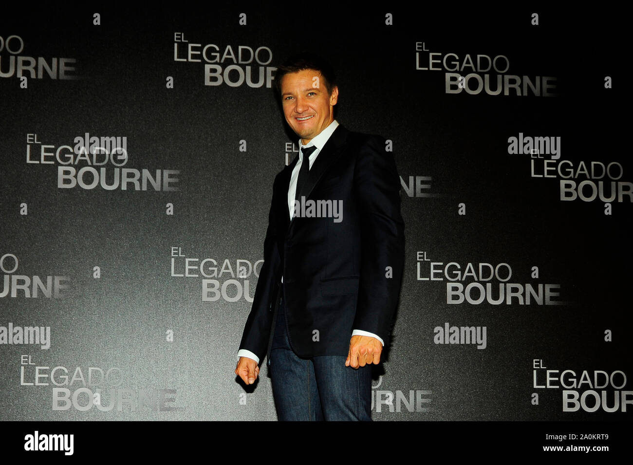 Mexico,DF.- El actor estadounidense Jeremy Renner, ofreció un photocall a los medios de comunicación en el Hotel ST. Regis para promover su nueva película 'The Bourne Legacy',  Renner sustituye al actor Matt Damon en esta ultima versión de la saga Jason Bourne..Foto: Carlos Tischler/ zenitimages /NortePhoto.com   **CREDITO*OBLIGATORIO**   *No*Venta*A*Terceros*  *No*Sale*So*third*  *** No Se Permite Hacer Archivo**  *No*Sale*So*third*. Stock Photo