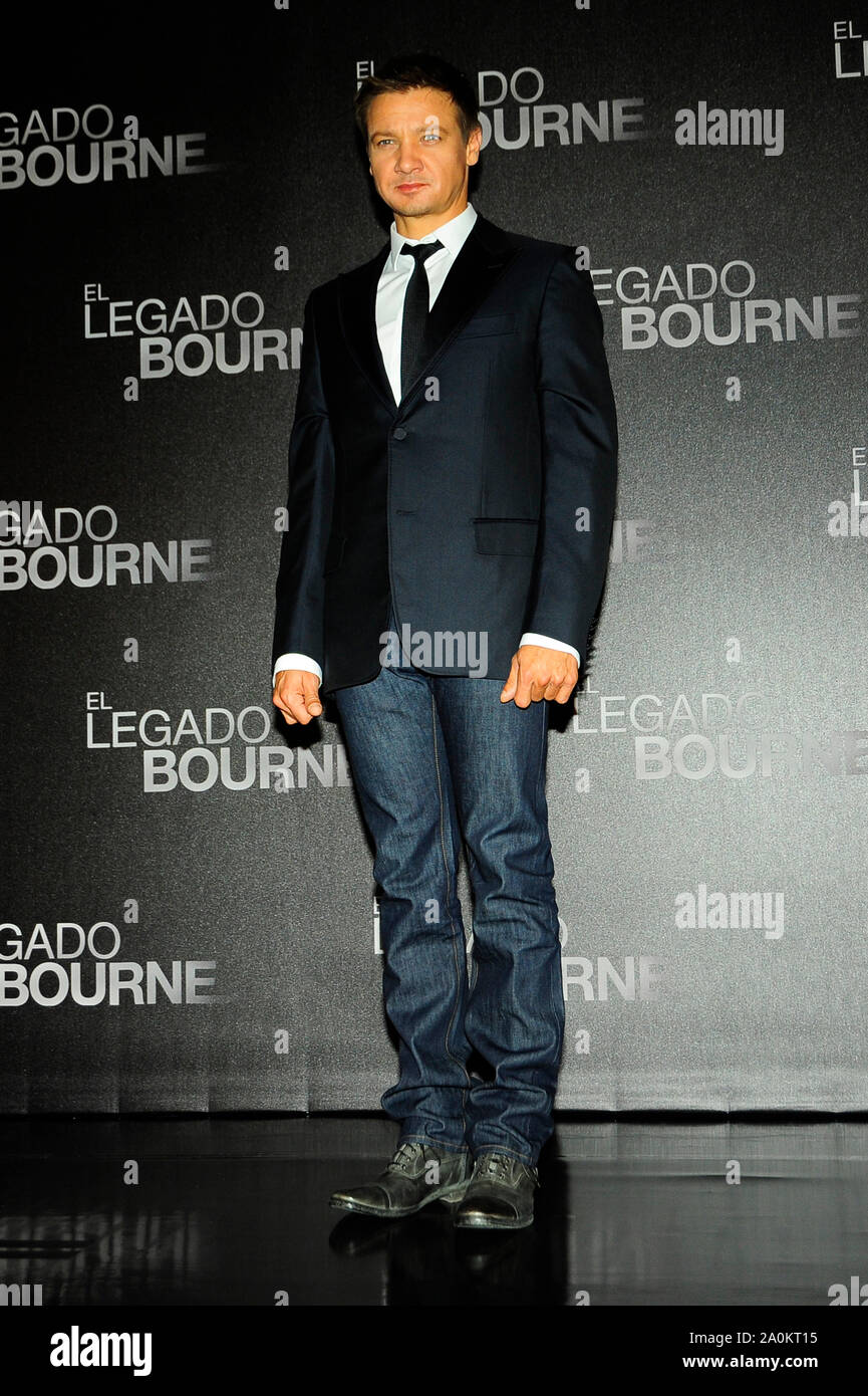 Mexico,DF.- El actor estadounidense Jeremy Renner, ofreció un photocall a los medios de comunicación en el Hotel ST. Regis para promover su nueva película 'The Bourne Legacy',  Renner sustituye al actor Matt Damon en esta ultima versión de la saga Jason Bourne..Foto: Carlos Tischler/ zenitimages /NortePhoto.com   **CREDITO*OBLIGATORIO**   *No*Venta*A*Terceros*  *No*Sale*So*third*  *** No Se Permite Hacer Archivo**  *No*Sale*So*third* Stock Photo