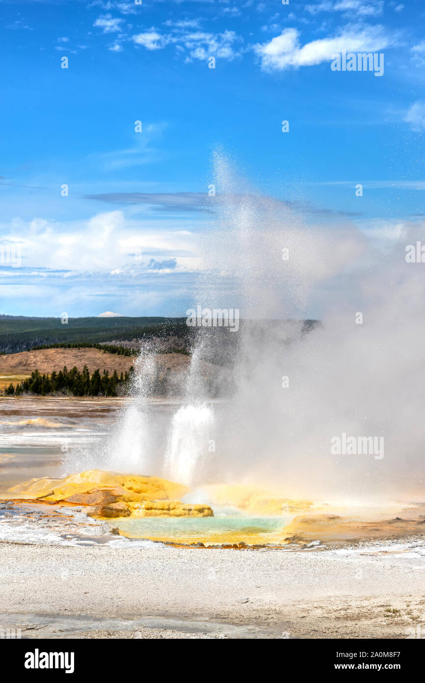 Fountain paint pot hires stock photography and images Alamy