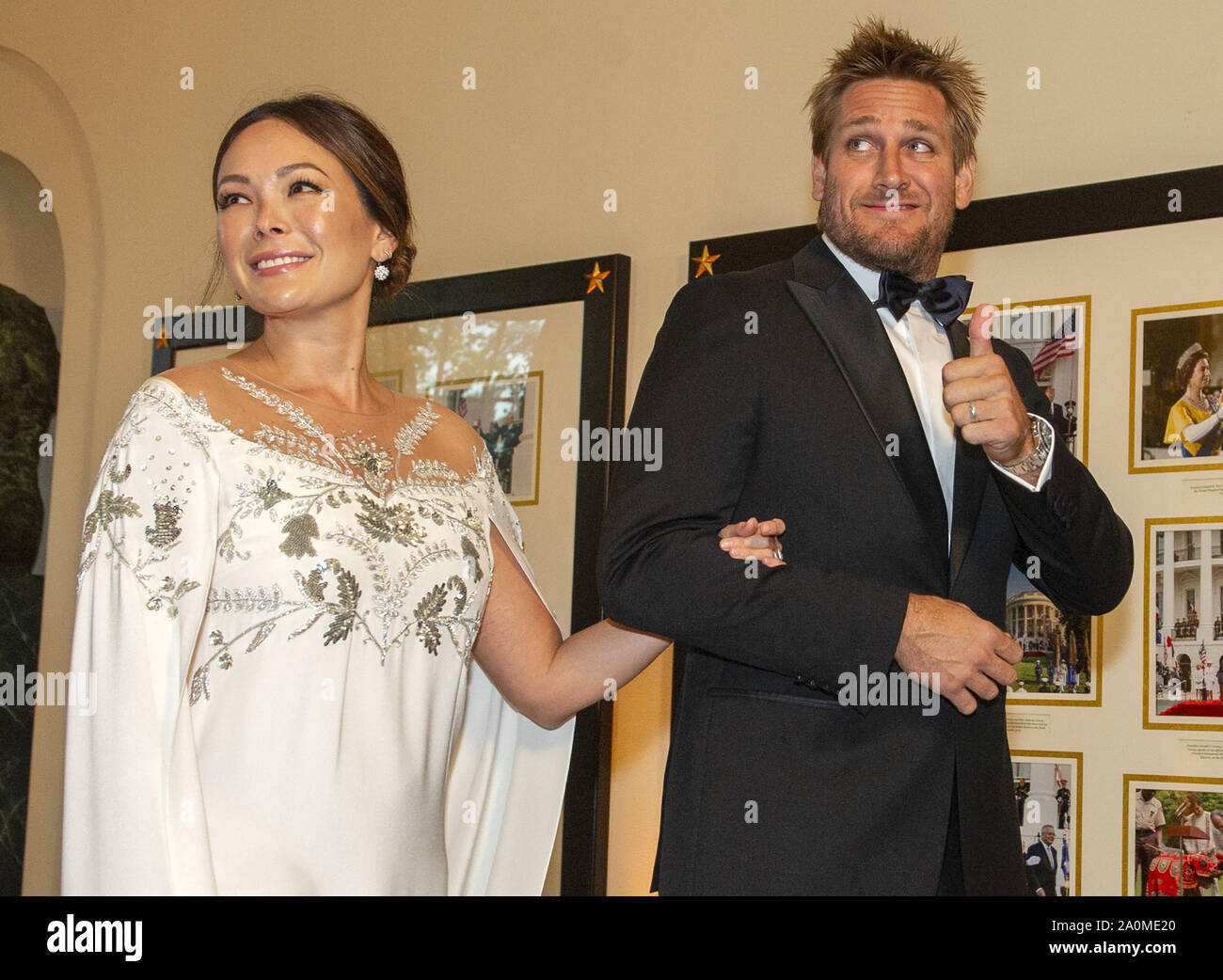 Washington, District of Columbia, USA. 20th Sep, 2019. Australian celebrity chef, author and television personality Curtis Stone and Lindsay Stone arrive for the State Dinner hosted by United States President Donald J. Trump and First lady Melania Trump in honor of Prime Minister Scott Morrison of Australia and his wife, Jenny Morrison, at the White House in Washington, DC on Friday, September 20, 2019 Credit: Ron Sachs/CNP/ZUMA Wire/Alamy Live News Stock Photo