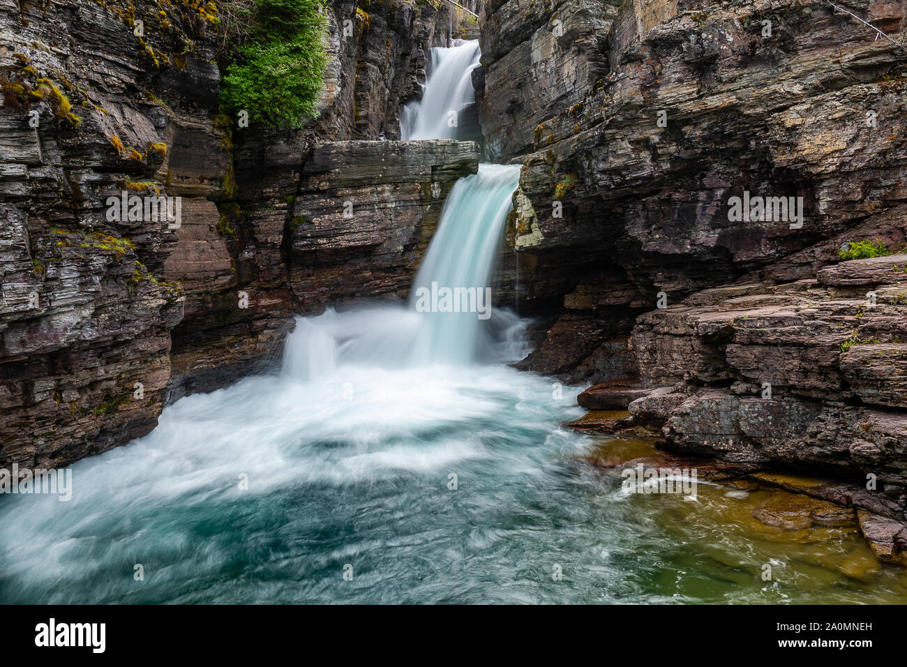 St mary falls falls trail hi-res stock photography and images - Alamy